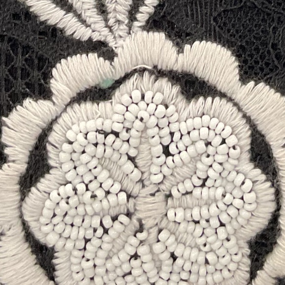NWT Topshop Black Lace Long Sleeve Top With White Beaded Embroidery - Picture 8 of 9